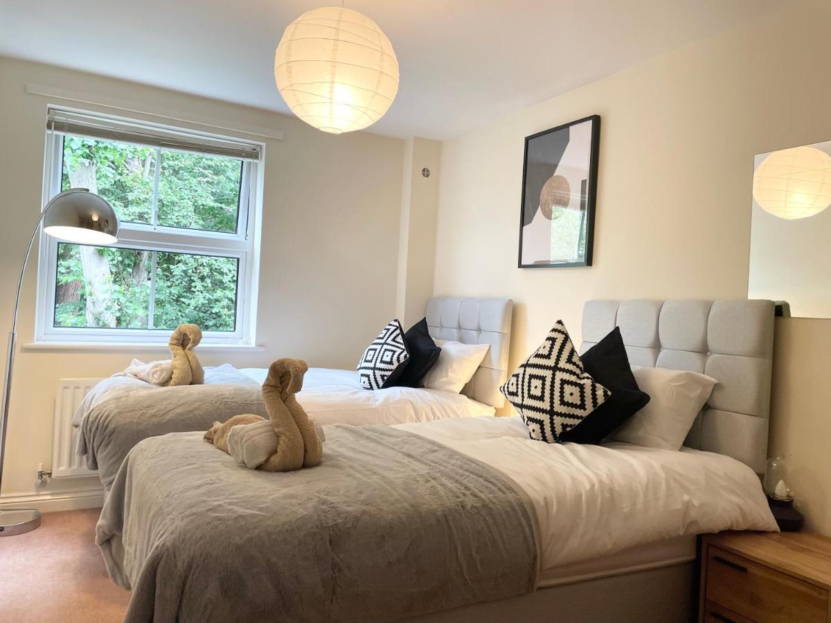 Best Price - Amazing 2 Bed 2 Bath - 4 Singles Or Super King Beds, 10 Min Walk To City Centre, 5 Minute Walk To Mayflower Theatre, Smart Tv, Ensuite, Balcony, Free Parking Southampton Exterior photo